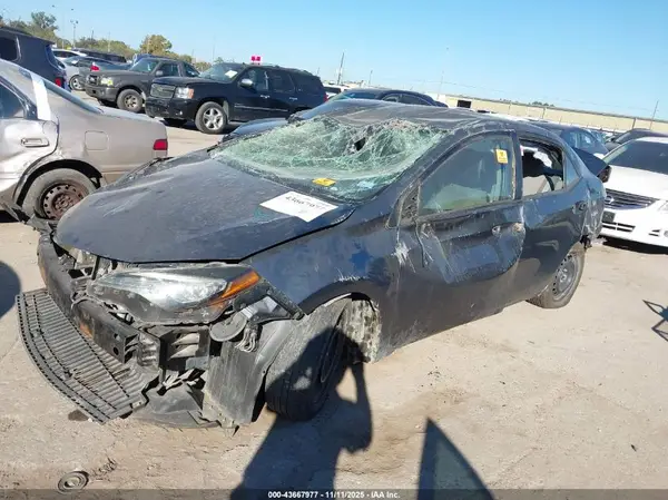 5YFBURHE9HP658841 2017 TOYOTA COROLLA - Image 2