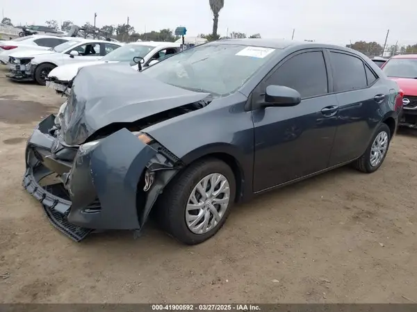 5YFBURHE9HP658855 2017 TOYOTA COROLLA - Image 2