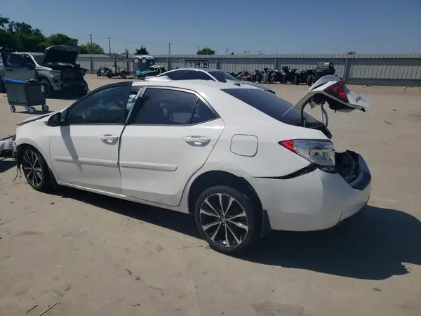 5YFBURHE9HP660041 2017 TOYOTA COROLLA - Image 2