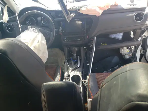 5YFBURHE9HP660041 2017 TOYOTA COROLLA - Image 8