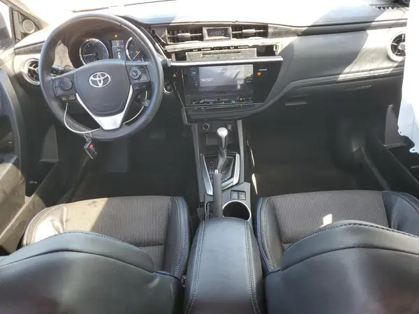 5YFBURHE9HP660587 2017 TOYOTA COROLLA - Image 8