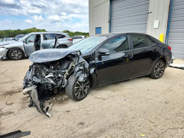 5YFBURHE9HP660847 2017 TOYOTA COROLLA - Image 1