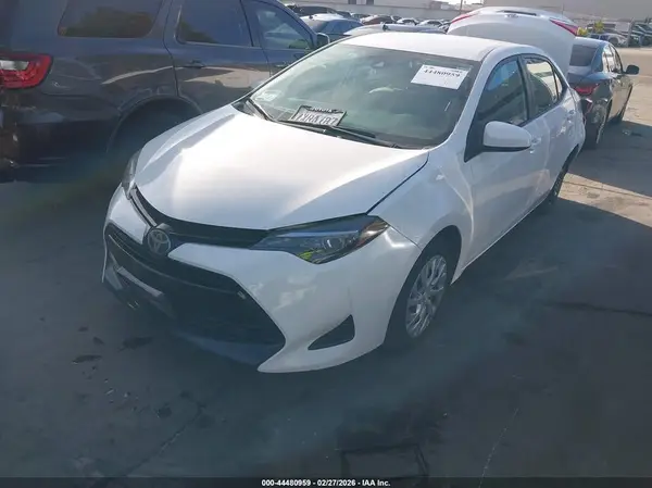 5YFBURHE9HP661948 2017 TOYOTA COROLLA - Image 2