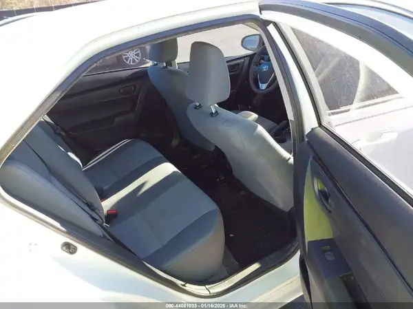 5YFBURHE9HP663084 2017 TOYOTA COROLLA - Image 8