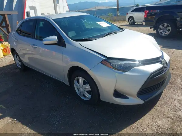 5YFBURHE9HP664932 2017 TOYOTA COROLLA - Image 1