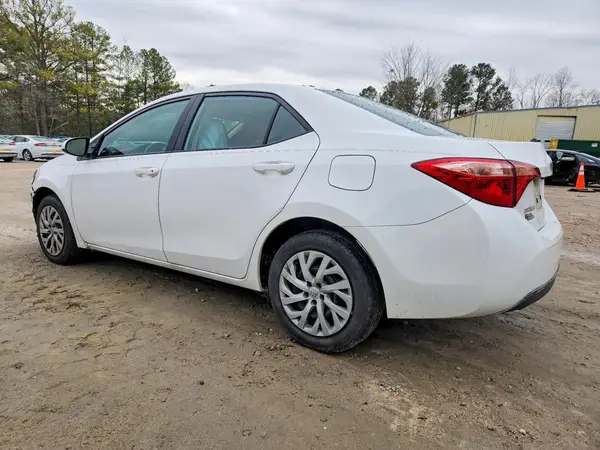 5YFBURHE9HP665286 2017 TOYOTA COROLLA - Image 2