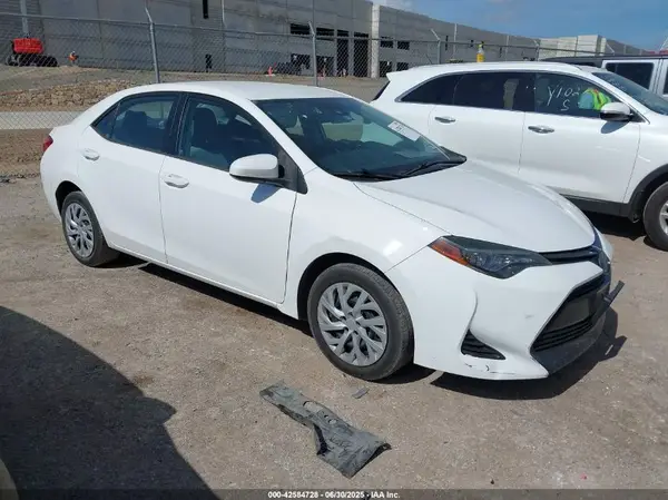 5YFBURHE9HP665935 2017 TOYOTA COROLLA - Image 1