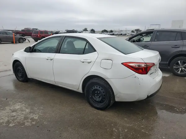 5YFBURHE9HP666504 2017 TOYOTA COROLLA - Image 2
