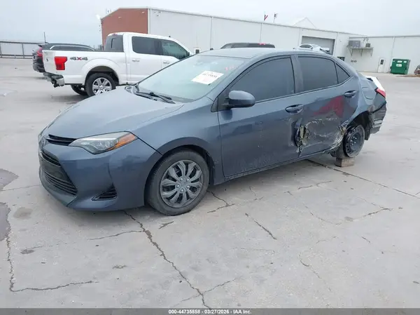 5YFBURHE9HP666857 2017 TOYOTA COROLLA - Image 2