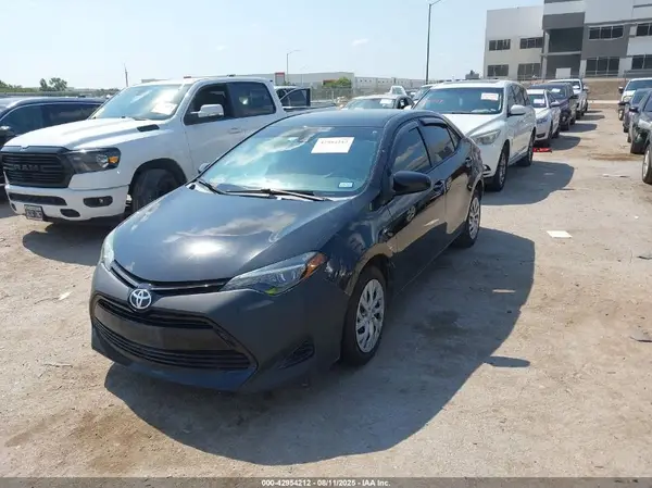 5YFBURHE9HP666924 2017 TOYOTA COROLLA - Image 2