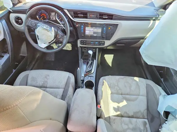 5YFBURHE9HP667233 2017 TOYOTA COROLLA - Image 8