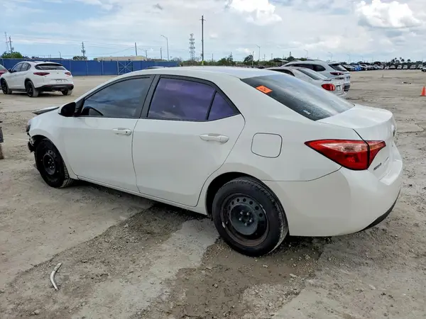 5YFBURHE9HP667359 2017 TOYOTA COROLLA - Image 2
