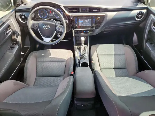 5YFBURHE9HP667572 2017 TOYOTA COROLLA - Image 8