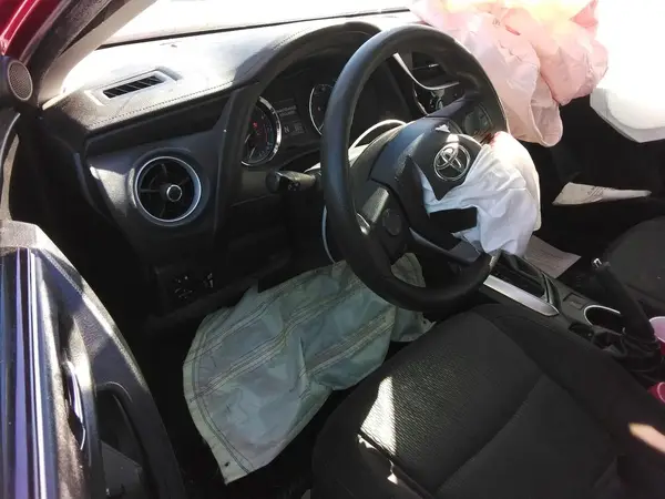 5YFBURHE9HP668558 2017 TOYOTA COROLLA - Image 8