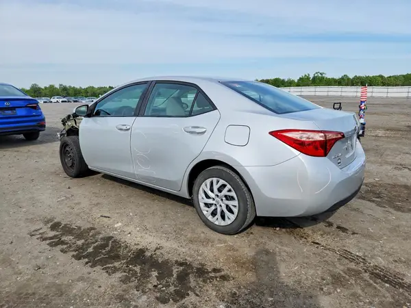 5YFBURHE9HP670665 2017 TOYOTA COROLLA - Image 2