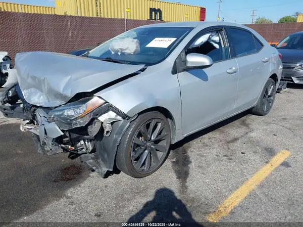 5YFBURHE9HP673632 2017 TOYOTA COROLLA - Image 2