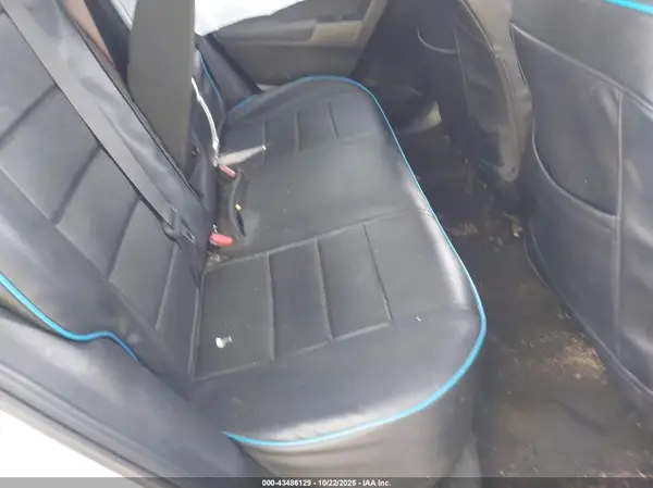 5YFBURHE9HP673632 2017 TOYOTA COROLLA - Image 8