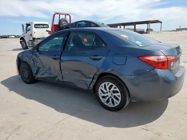 5YFBURHE9HP674716 2017 TOYOTA COROLLA - Image 2
