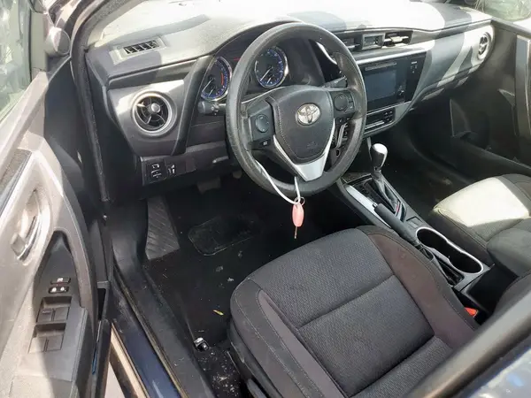 5YFBURHE9HP674716 2017 TOYOTA COROLLA - Image 8