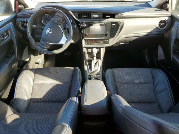 5YFBURHE9HP675266 2017 TOYOTA COROLLA - Image 8