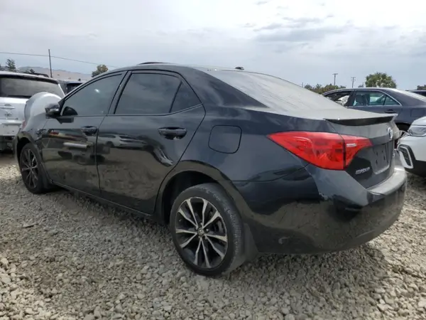 5YFBURHE9HP677552 2017 TOYOTA COROLLA - Image 2