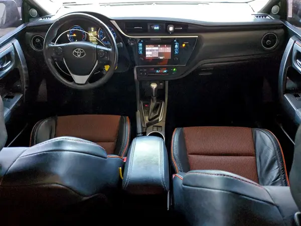 5YFBURHE9HP679754 2017 TOYOTA COROLLA - Image 8
