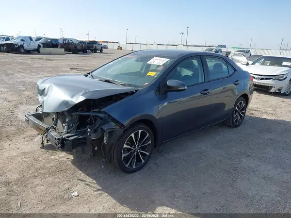 5YFBURHE9HP680323 2017 TOYOTA COROLLA - Image 2