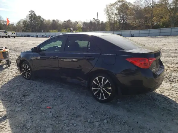 5YFBURHE9HP680774 2017 TOYOTA COROLLA - Image 2