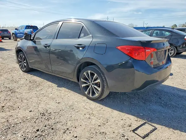 5YFBURHE9HP681312 2017 TOYOTA COROLLA - Image 2