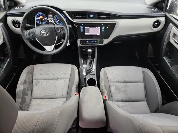 5YFBURHE9HP681486 2017 TOYOTA COROLLA - Image 8
