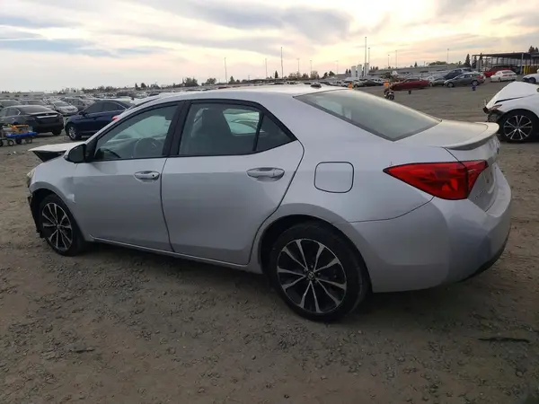 5YFBURHE9HP681911 2017 TOYOTA COROLLA - Image 2