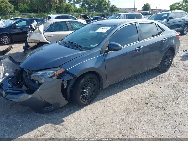 5YFBURHE9HP682511 2017 TOYOTA COROLLA - Image 2