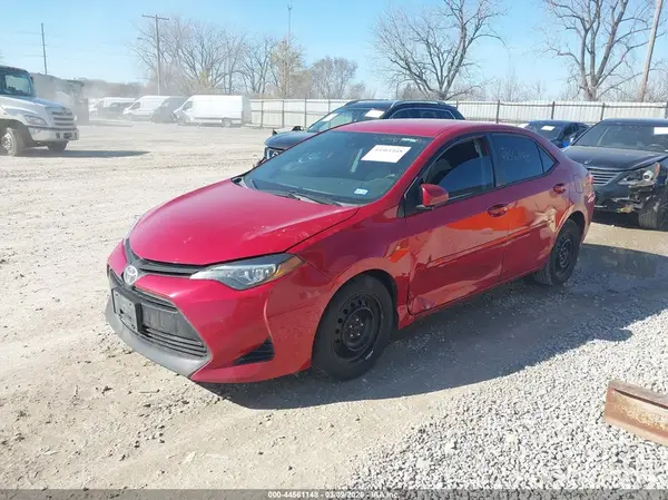 5YFBURHE9HP682556 2017 TOYOTA COROLLA - Image 2