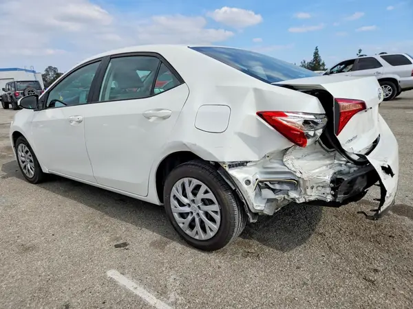 5YFBURHE9HP684985 2017 TOYOTA COROLLA - Image 2