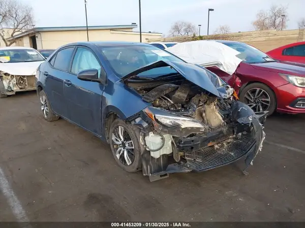 5YFBURHE9HP686686 2017 TOYOTA COROLLA - Image 1