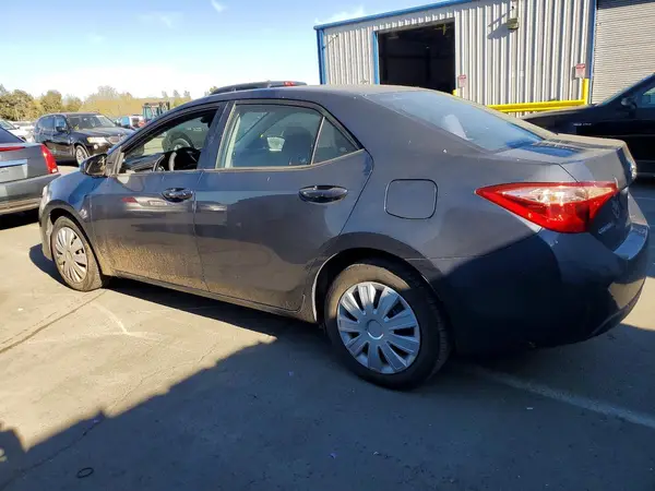 5YFBURHE9HP687675 2017 TOYOTA COROLLA - Image 2