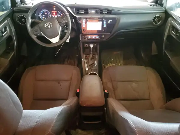 5YFBURHE9HP688261 2017 TOYOTA COROLLA - Image 8