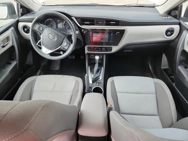 5YFBURHE9HP688874 2017 TOYOTA COROLLA - Image 8