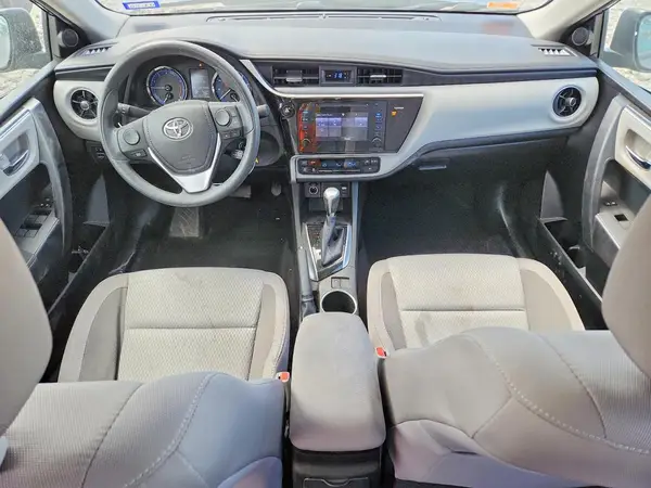 5YFBURHE9HP688955 2017 TOYOTA COROLLA - Image 8