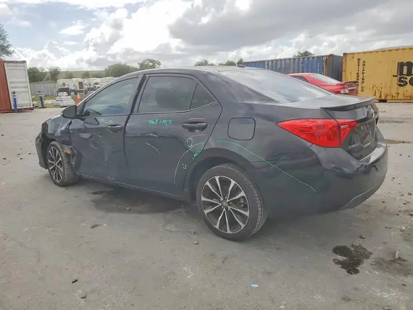 5YFBURHE9HP690267 2017 TOYOTA COROLLA - Image 2