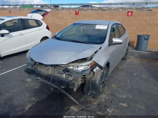 5YFBURHE9HP690270 2017 TOYOTA COROLLA - Image 2