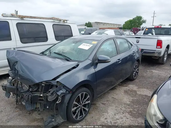 5YFBURHE9HP691869 2017 TOYOTA COROLLA - Image 2