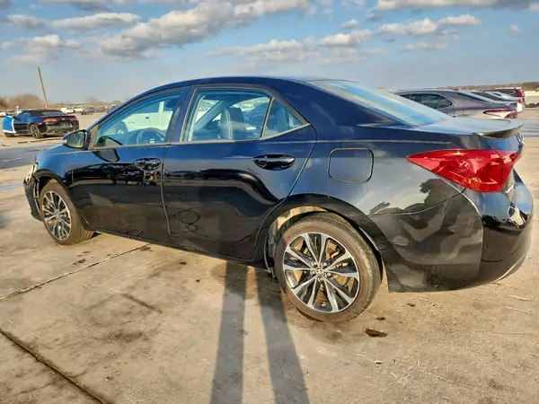 5YFBURHE9HP692620 2017 TOYOTA COROLLA - Image 2