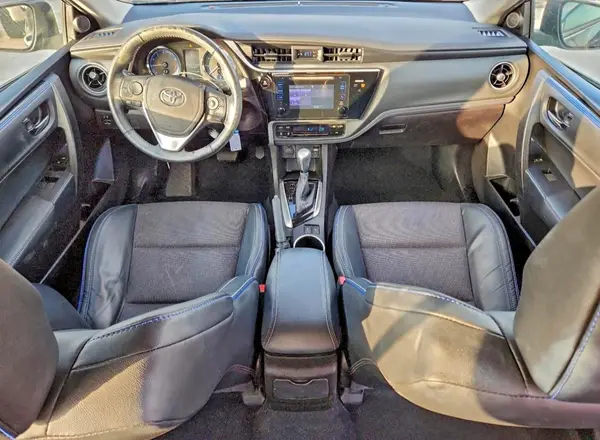 5YFBURHE9HP692620 2017 TOYOTA COROLLA - Image 8