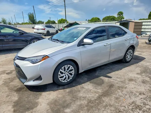 5YFBURHE9HP695548 2017 TOYOTA COROLLA - Image 1