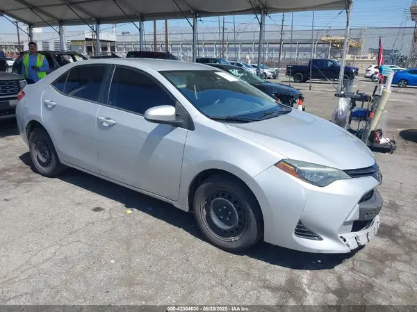 5YFBURHE9HP696053 2017 TOYOTA COROLLA - Image 1