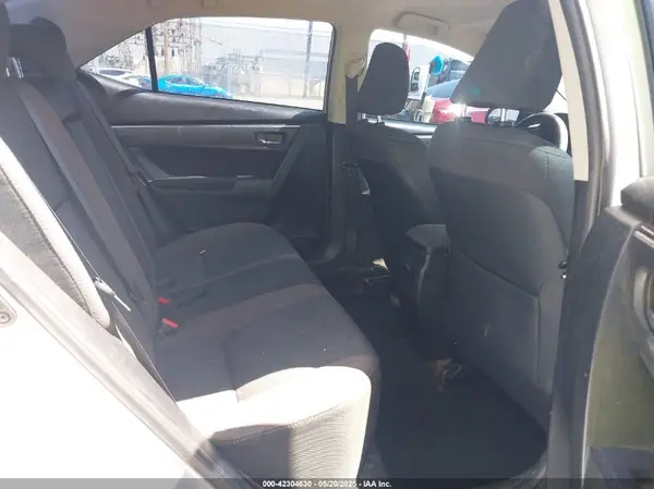 5YFBURHE9HP696053 2017 TOYOTA COROLLA - Image 8