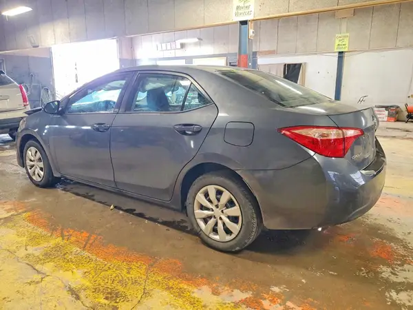 5YFBURHE9HP697283 2017 TOYOTA COROLLA - Image 2