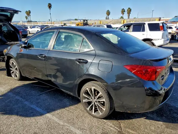 5YFBURHE9HP698157 2017 TOYOTA COROLLA - Image 2