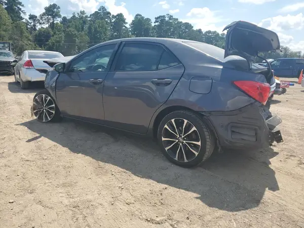 5YFBURHE9HP702675 2017 TOYOTA COROLLA - Image 2